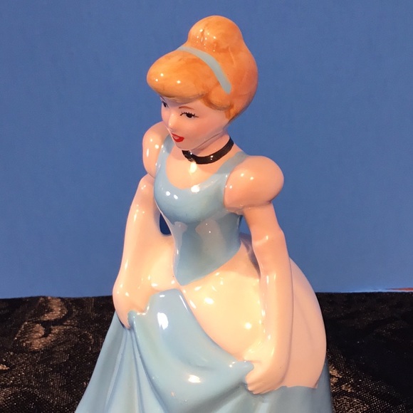 Vtg. Cinderella Disney Ceramic Figurine - Picture 4 of 16
